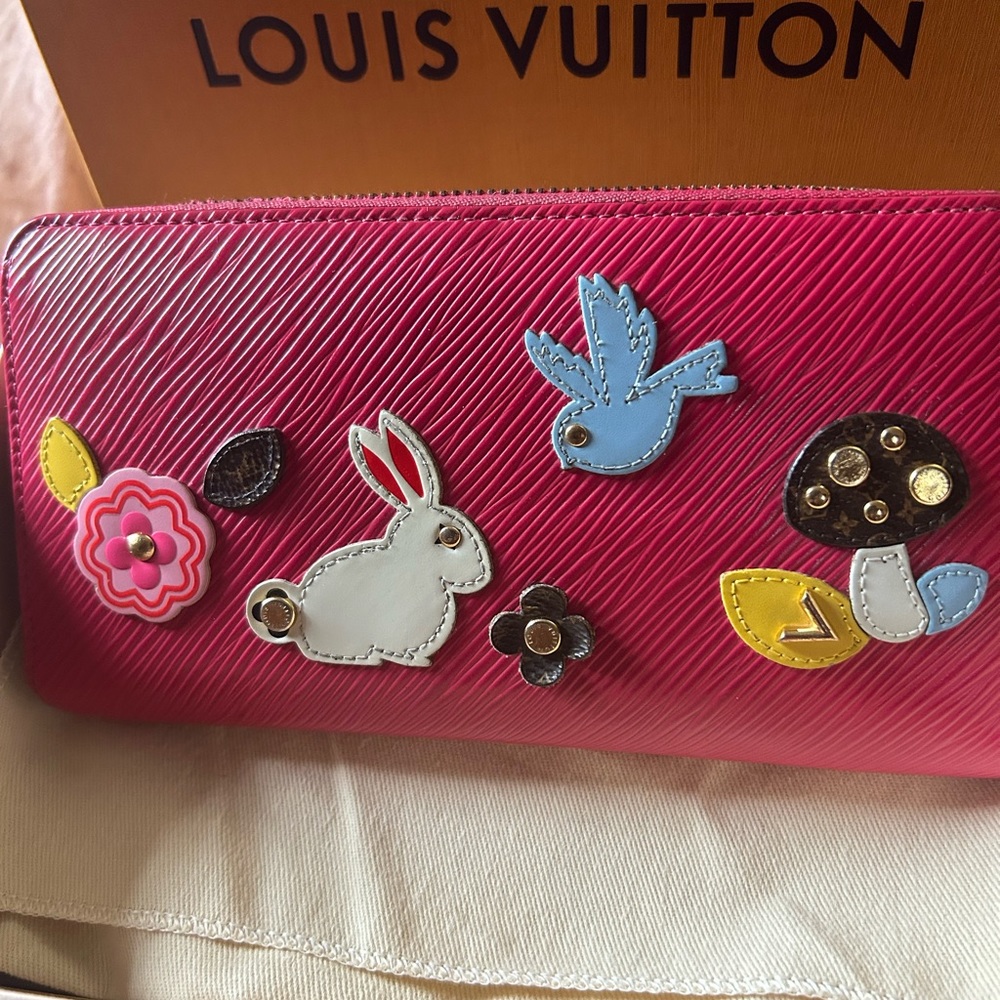 Limited Edition Louis Vuitton Epi Bunny - Picture 10 of 13